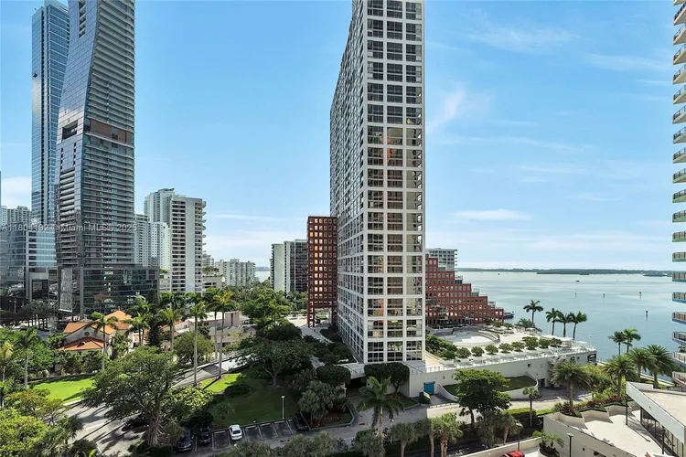 Villa Regina Condo #707 image #17