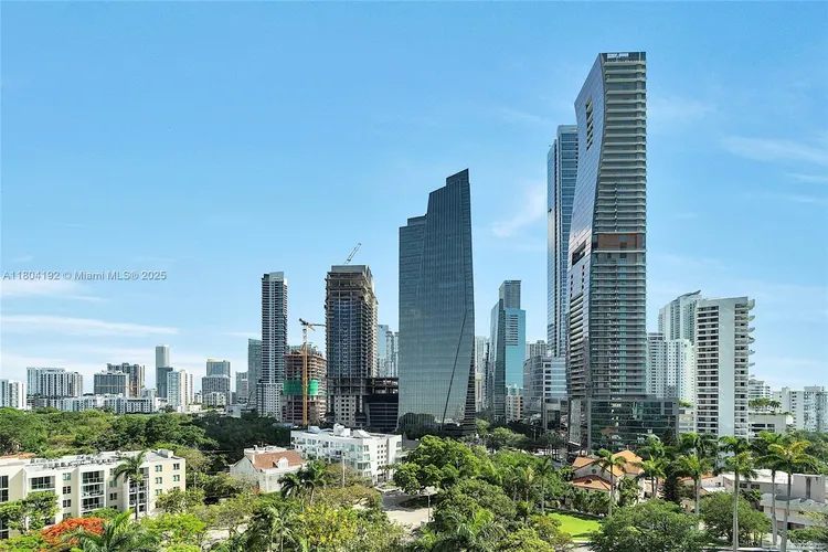 Villa Regina Condo #707 image #18