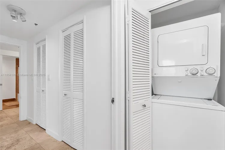 Villa Regina Condo #707 image #27