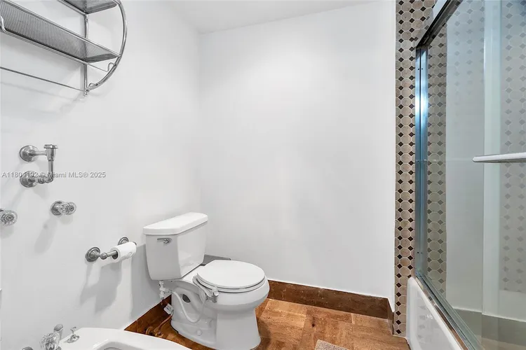 Villa Regina Condo #707 image #31