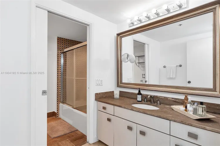 Villa Regina Condo #707 image #33