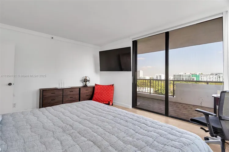 Villa Regina Condo #707 image #36