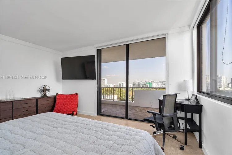 Villa Regina Condo #707 image #37