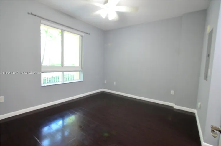 Toscano #426N image #12