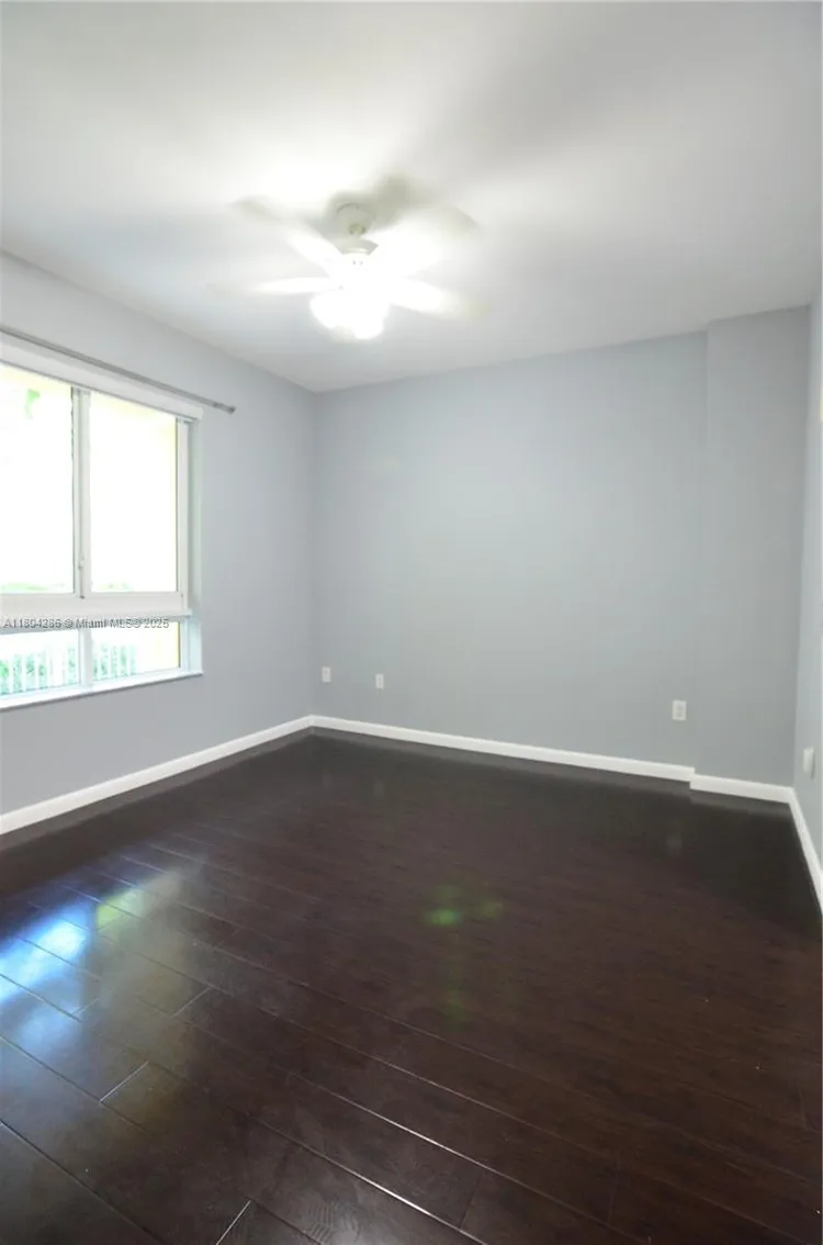 Toscano #426N image #13