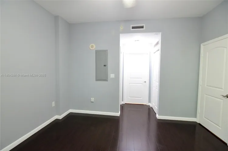 Toscano #426N image #15