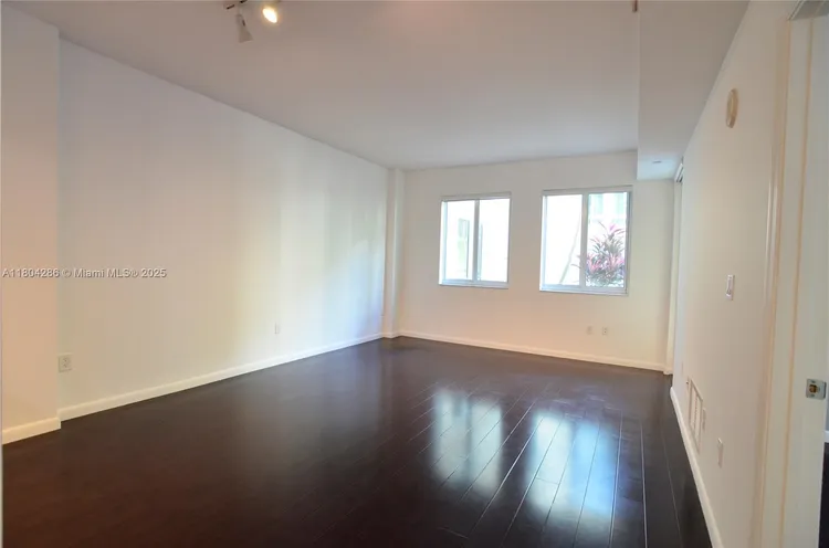 Toscano #426N image #9