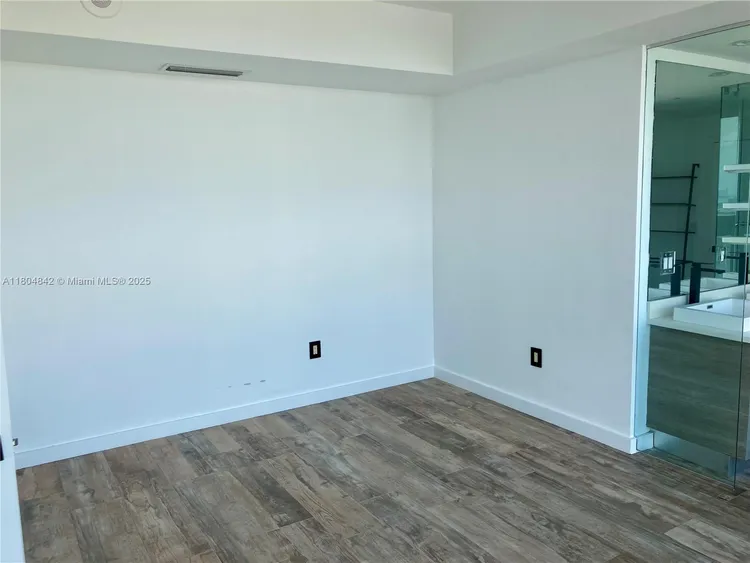 Paraiso Bay #4408 image #11