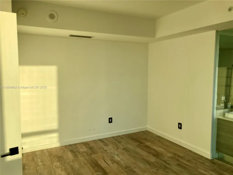 Paraiso Bay #4408 image #7