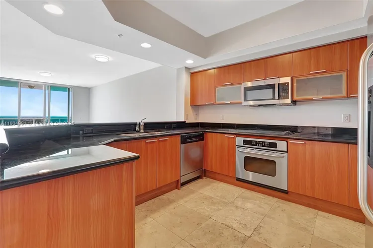 One Fifty One At Biscayne #1406 image #15