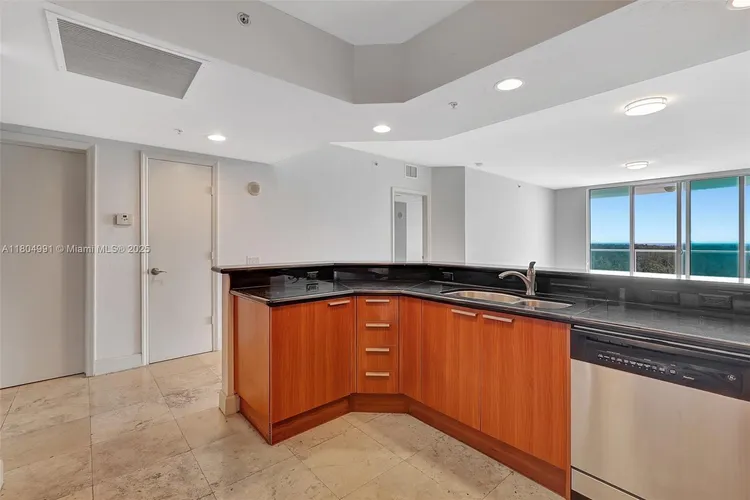 One Fifty One At Biscayne #1406 image #16