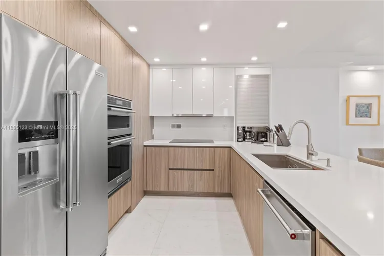 Roney Palace #1410 image #8