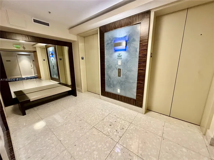 Latitude #3901 image #19