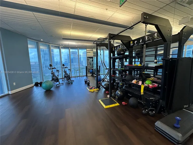 Latitude #3901 image #26