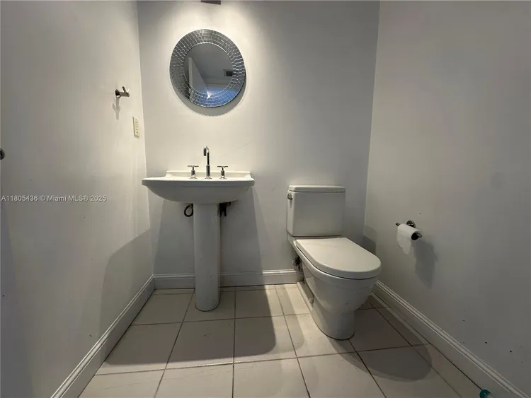 Latitude #3901 image #9