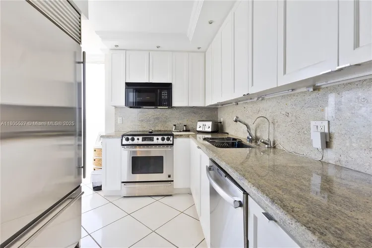 Casa del Mar #13H image #17