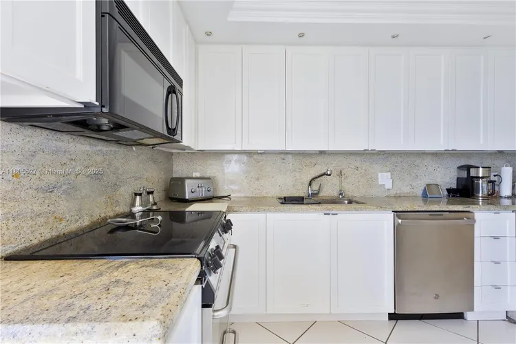 Casa del Mar #13H image #18