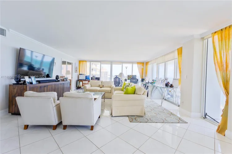 Casa del Mar #13H image #19