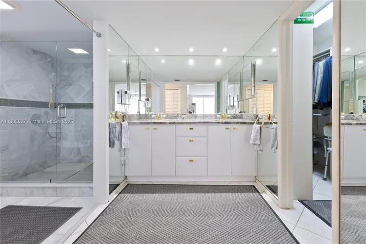 Casa del Mar #13H image #24