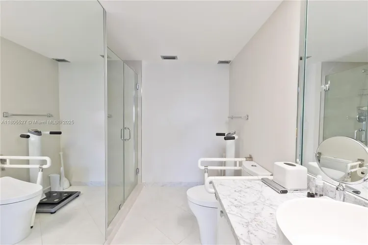 Casa del Mar #13H image #29