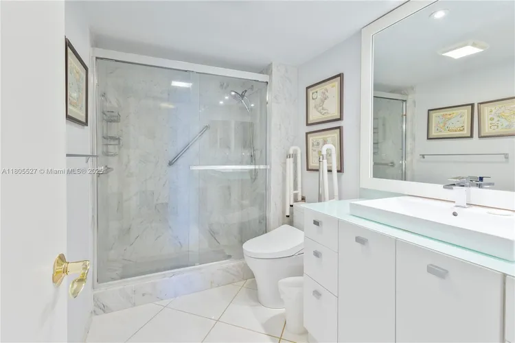 Casa del Mar #13H image #32