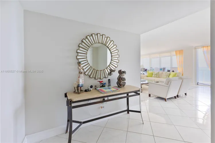 Casa del Mar #13H image #33