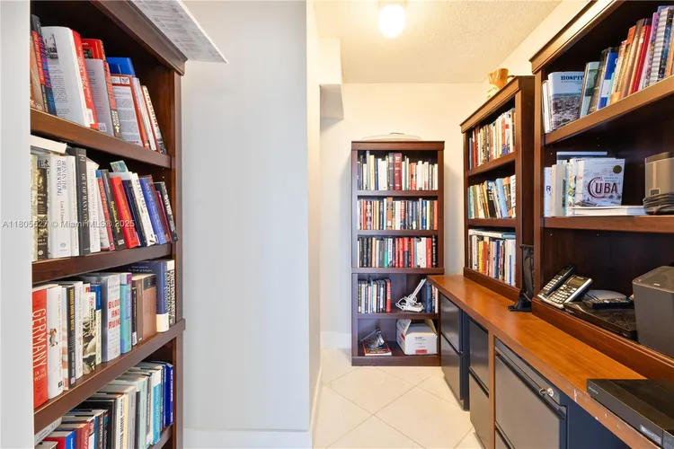 Casa del Mar #13H image #35