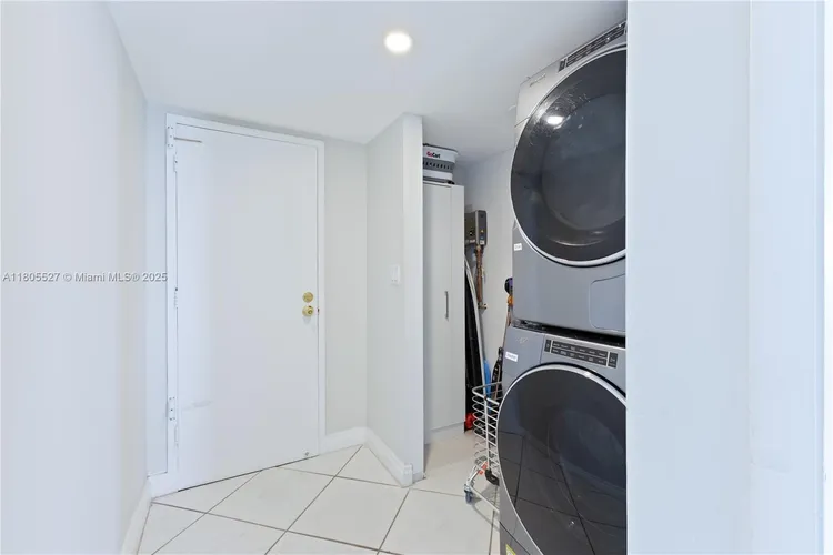 Casa del Mar #13H image #37