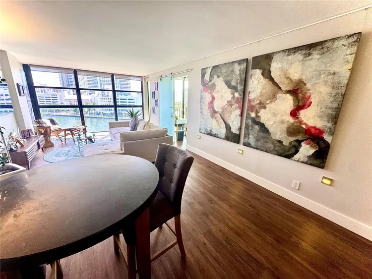 200 Leslie Condo #817 image #20