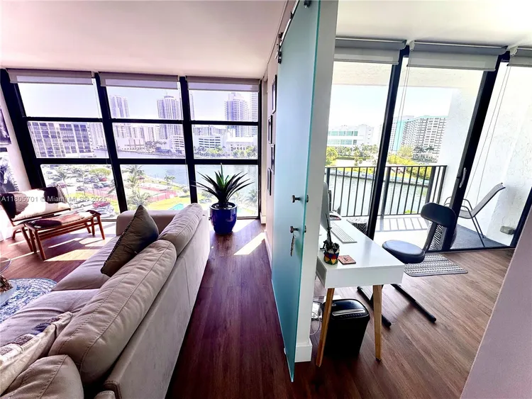 200 Leslie Condo #817 image #28