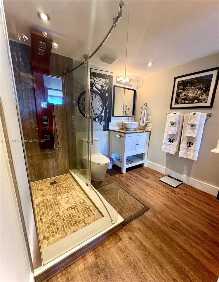 200 Leslie Condo #817 image #37