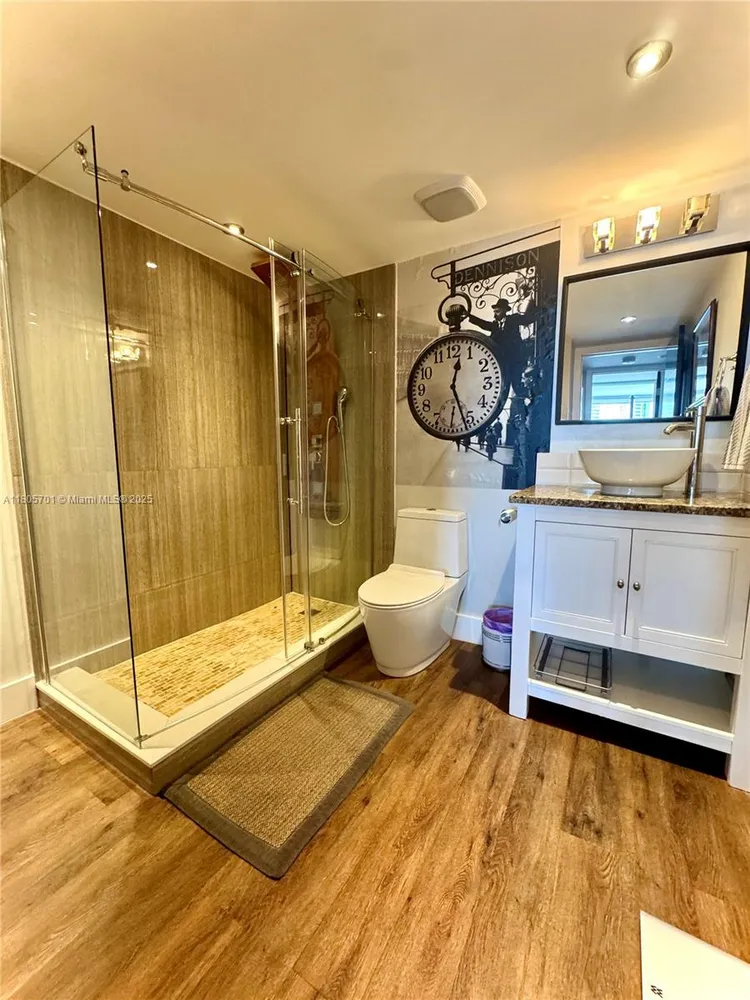 200 Leslie Condo #817 image #39