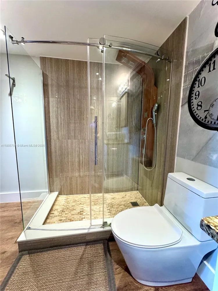 200 Leslie Condo #817 image #40