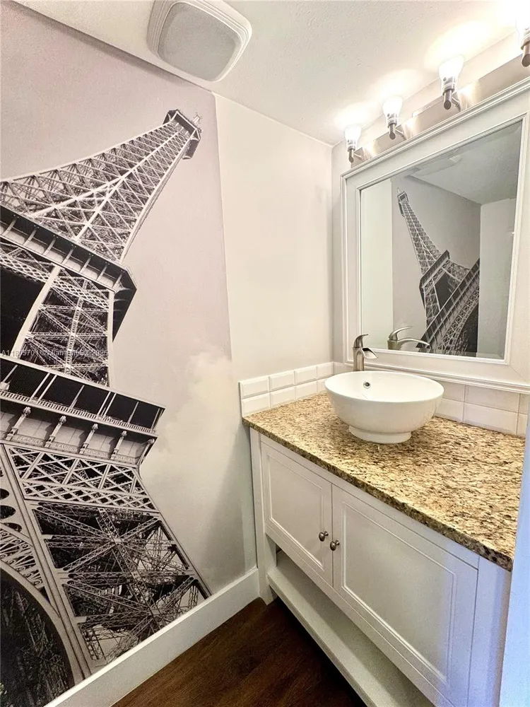 200 Leslie Condo #817 image #42