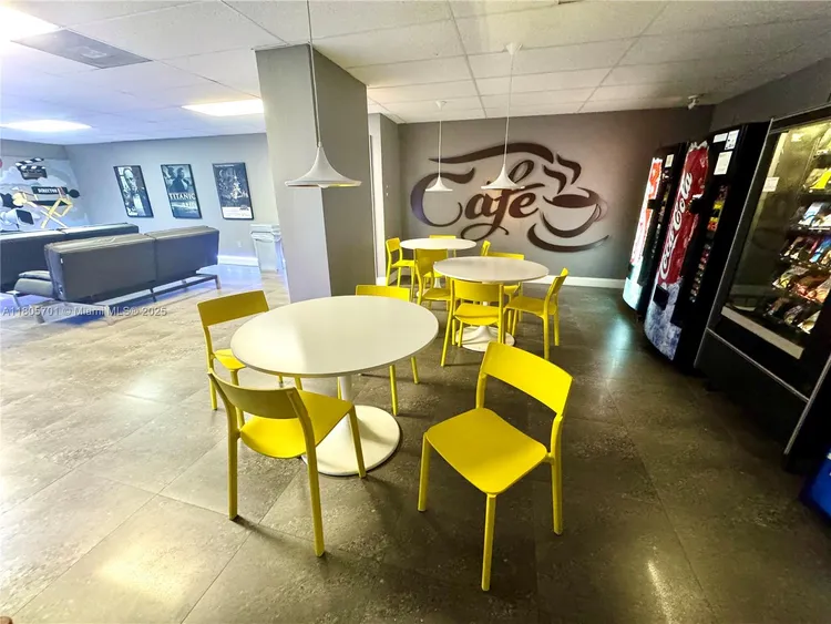 200 Leslie Condo #817 image #48