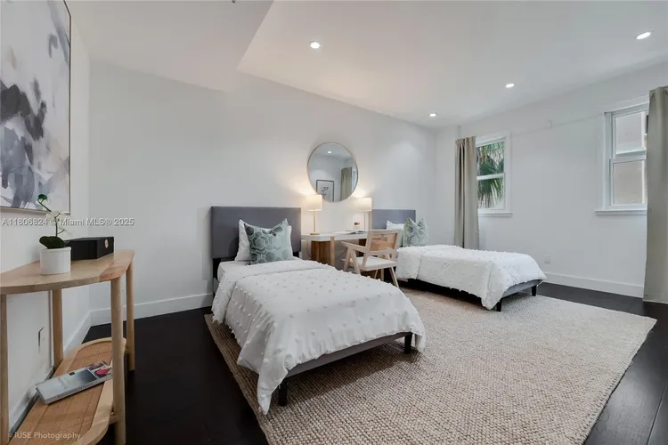 Padua Condo Deering Bay #231 image #12