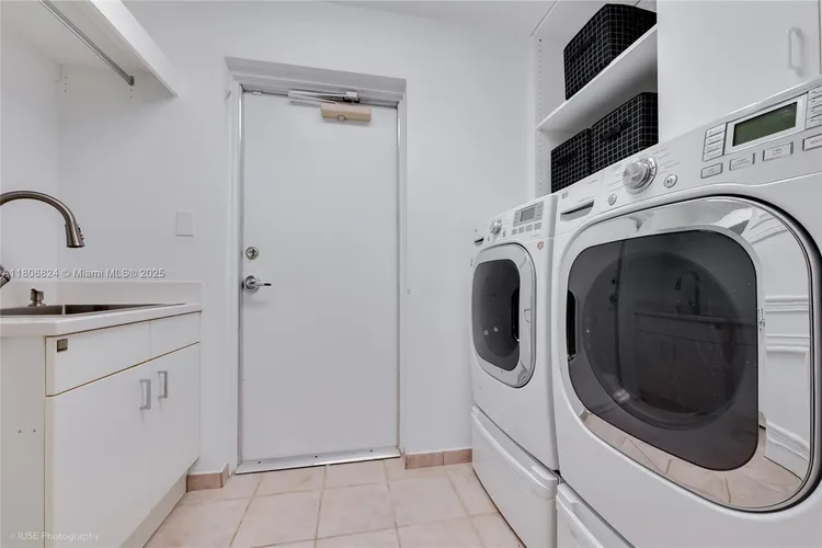 Padua Condo Deering Bay #231 image #15