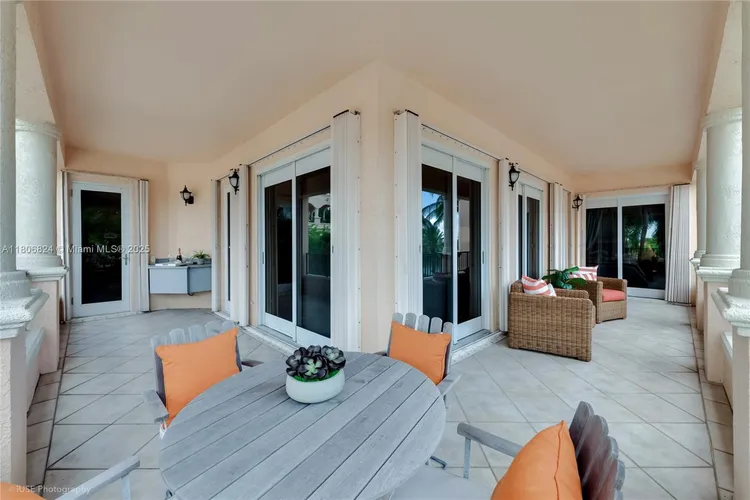 Padua Condo Deering Bay #231 image #17