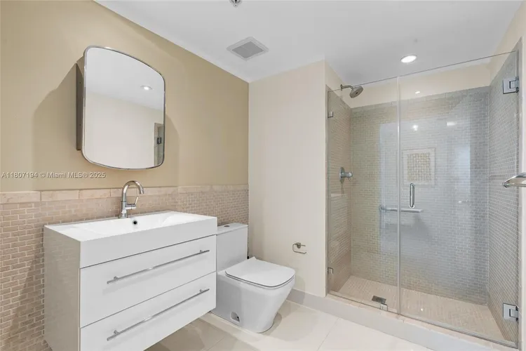 One Miami #3926 image #23