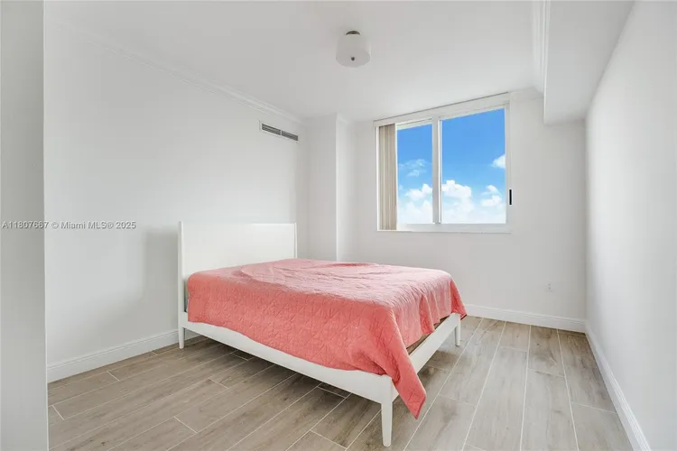 Duo Condo #1607W image #11