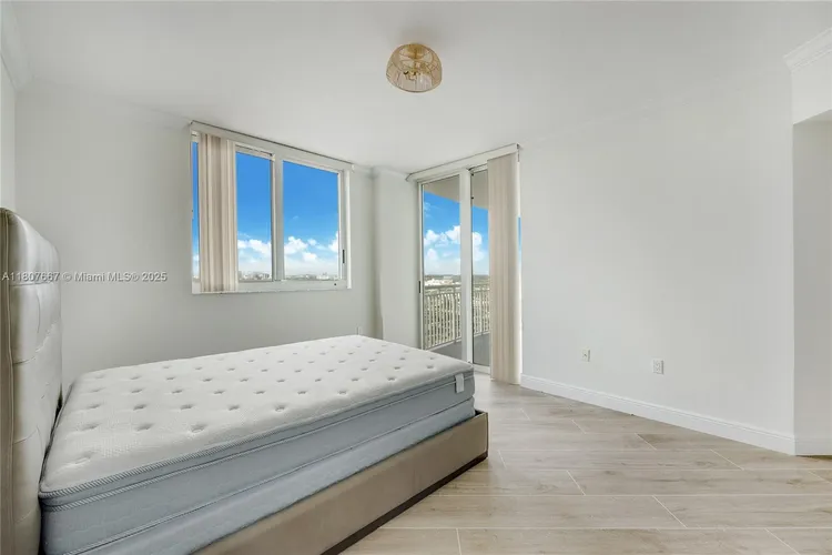 Duo Condo #1607W image #7