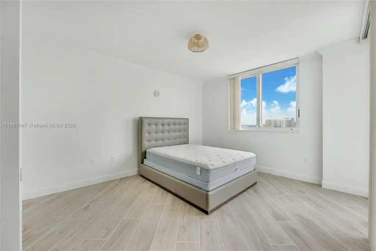 Duo Condo #1607W image #8