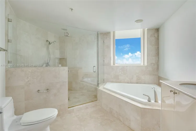 Duo Condo #1607W image #9