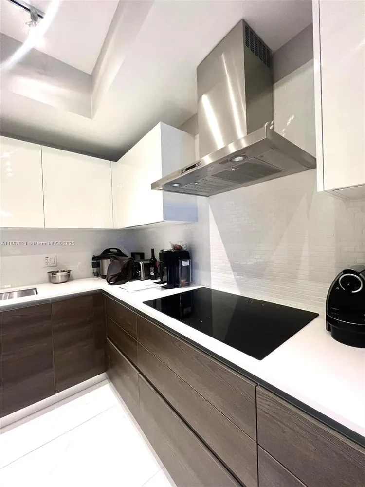 Merrick Manor #810 image #10