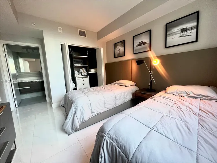 Merrick Manor #810 image #15