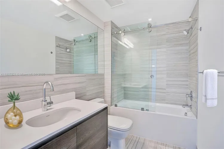 Merrick Manor #810 image #18