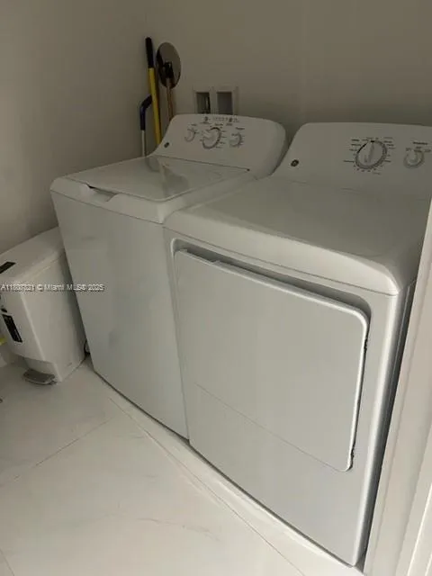 Merrick Manor #810 image #24