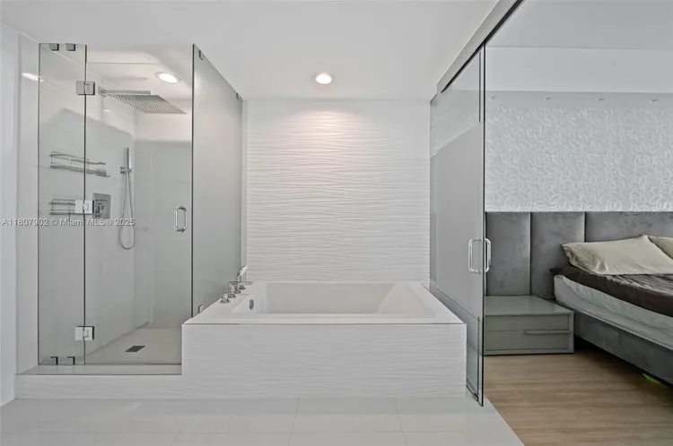 Paraiso Bay #4101 image #12