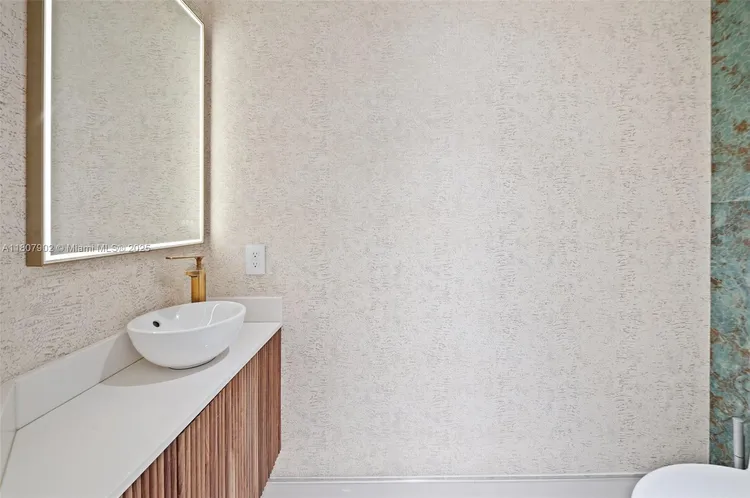 Paraiso Bay #4101 image #18