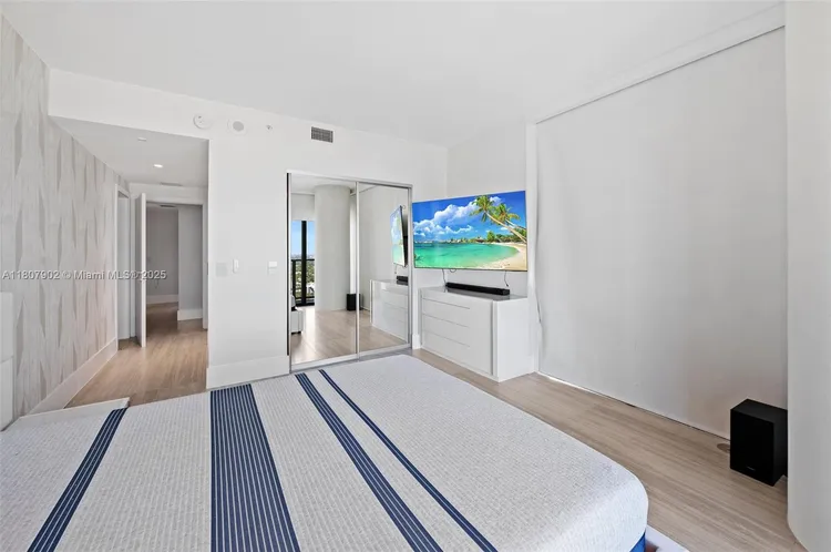 Paraiso Bay #4101 image #20